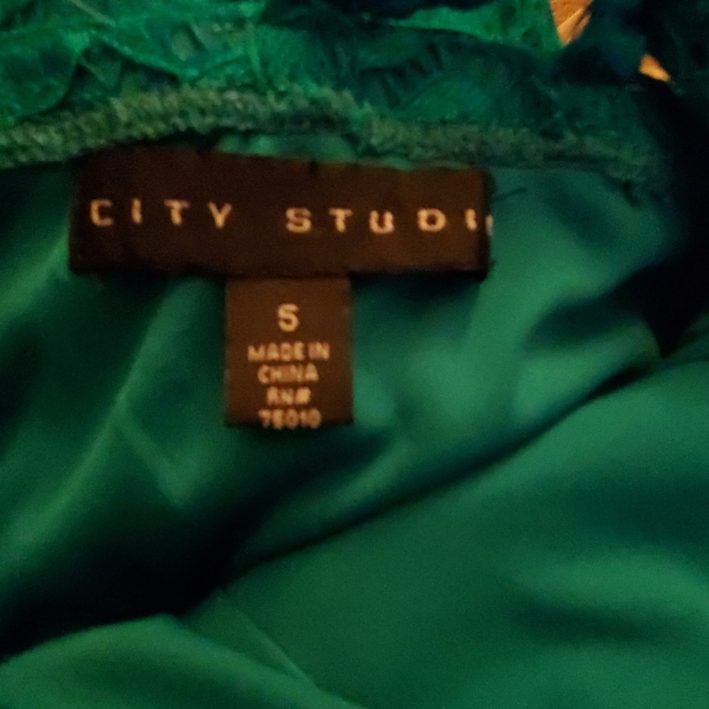 Dress - Picture 3 of 3
